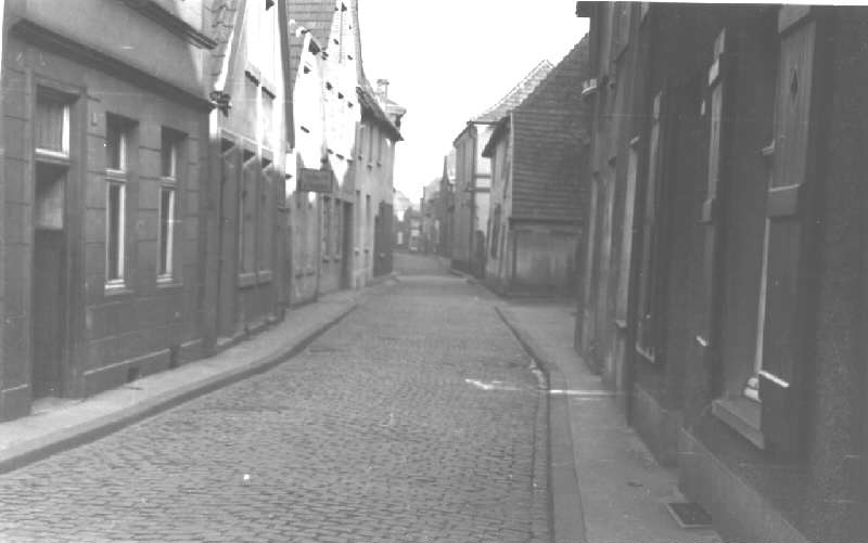 hier st&uuml;nde 13HUHNST/1306HUHN.JPG